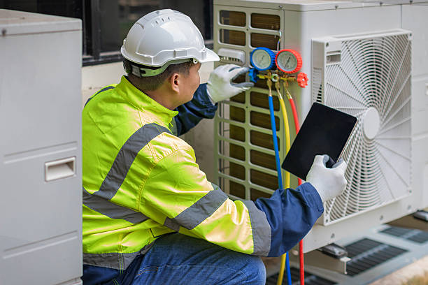 Professional Hvac Installation technician working in Southmont, NC